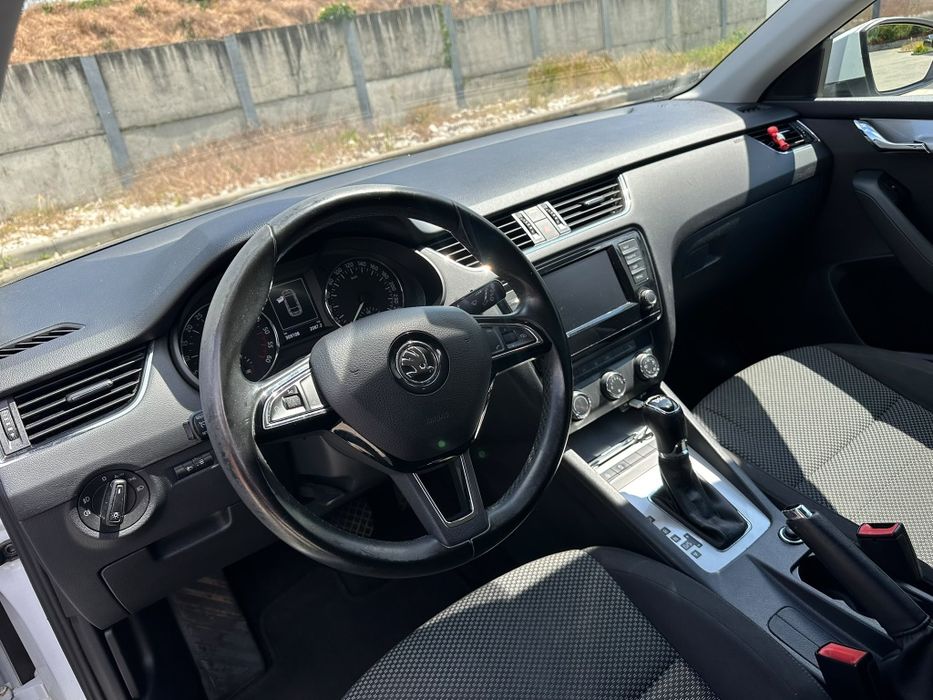Proprietar vând Skoda octavia 3 an 2016 motor 2000 cmc 150 cp