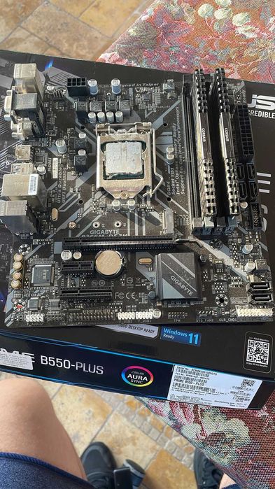 Kit 9400f cu placa de baza Gigabyte B365M DS3H si 16 GB RAM DDR4