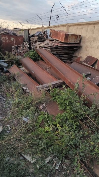 Продам балку двутавровую металлическую 0,4×6м
