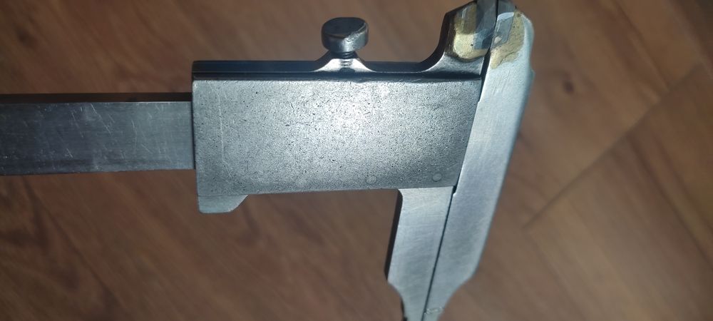 Метален шублер със заварени видии