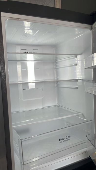 Продаётся холодильник LG в отличном состоянии.