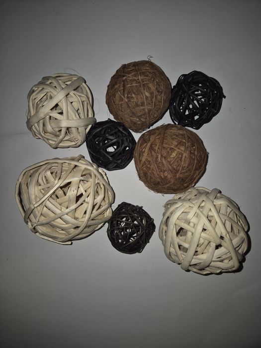 Sfere decorative din rachita, lemn