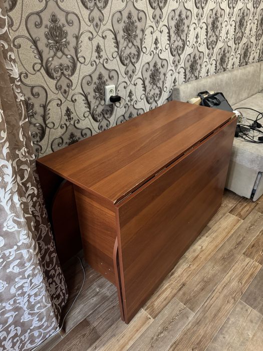 Продам стол мебель