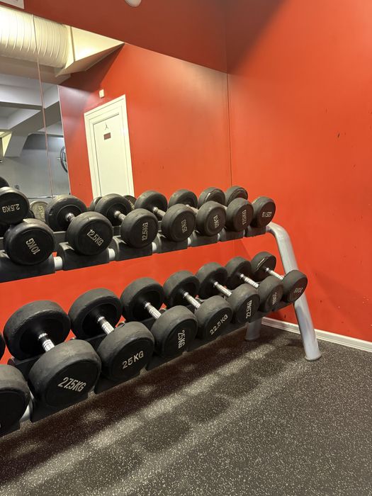 Птодавам комплект дъмбели от 2.5кг до30кг