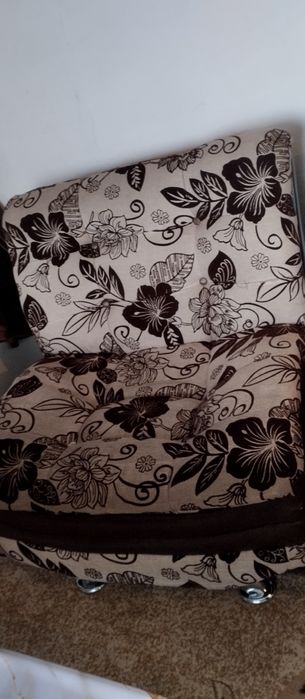 Продается Диван с двумя кресломи за 45,000.