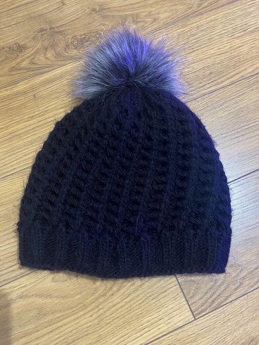 Дамска зимна шапка