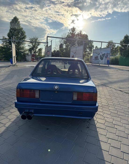 BMW 3 Series 1983 — imagine 3