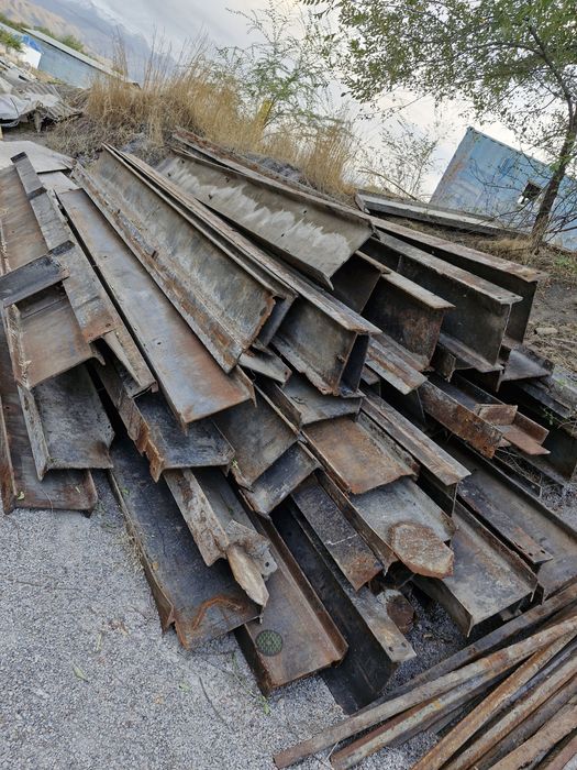 Балка двухтавровая металл.