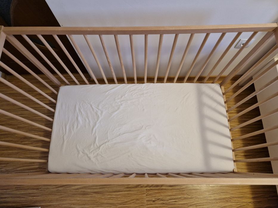 Pătuț bebeluș lemn