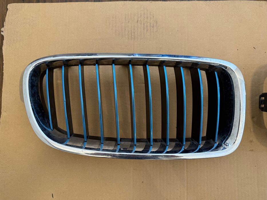 Бъбреци Решетки BMW F30/31 син хром оригинални