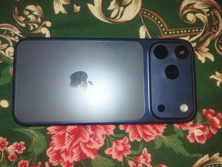 Iphone 17  pro max китайский