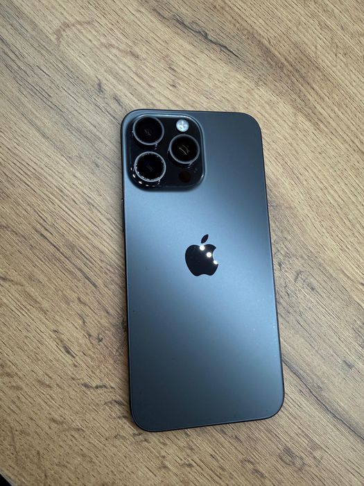 Iphone 15 про макс срочно продам