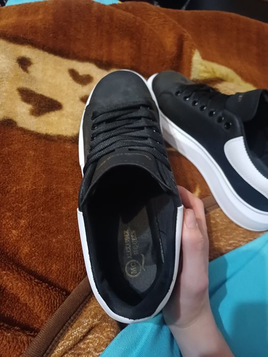 Vand Alexander McQUEEN