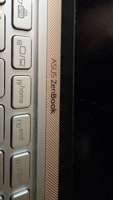 Ultrabook ASUS ZenBook 15 | i7-8565U | 16GB RAM | 512GB SSD | GTX 1050 | Win 11 Pro