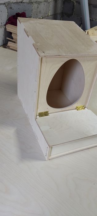 Гнездо для кур несушки птицы