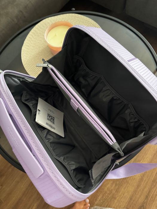 American tourister beauty case
