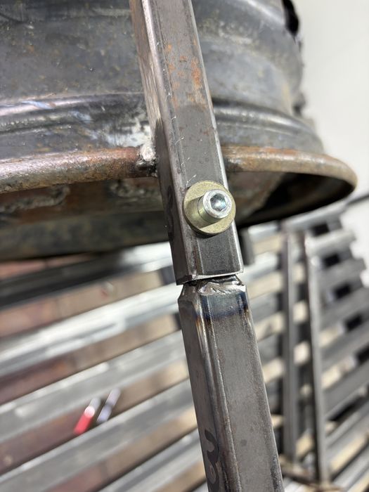 Soba din jante pe lemne