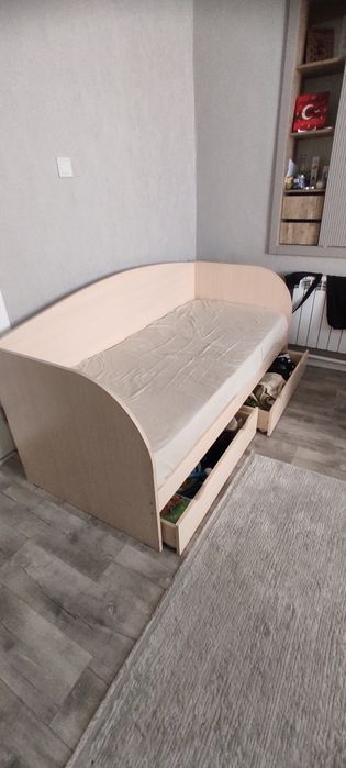 Продам кровать 80*190