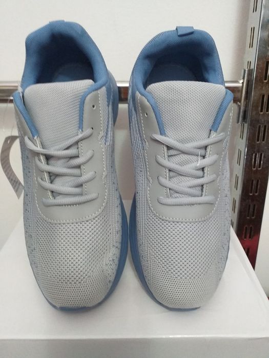 Adidași bărbați cu talpă ușoară