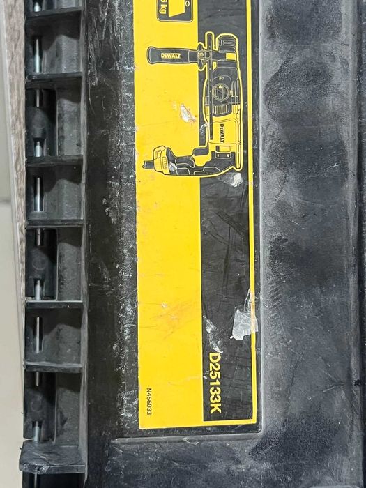 Перфоратор  DEWALT D25133K