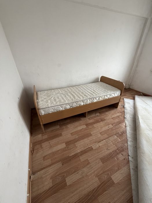 Продам кровать полуторка