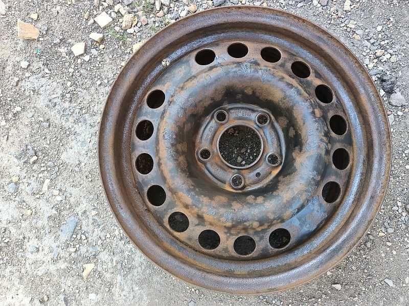 Продам ОДИН оригинальный металлический диск на автомашину Opel