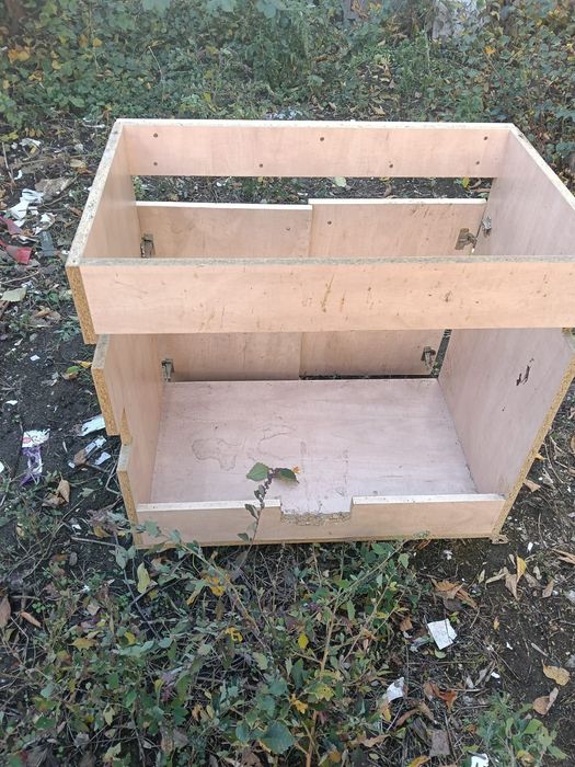 Mască chiuveta , ramă termopan cu geamuri .