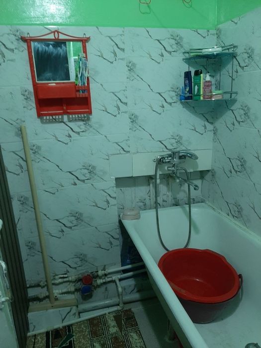 Шахар марказида 2 хонали уй сотилади