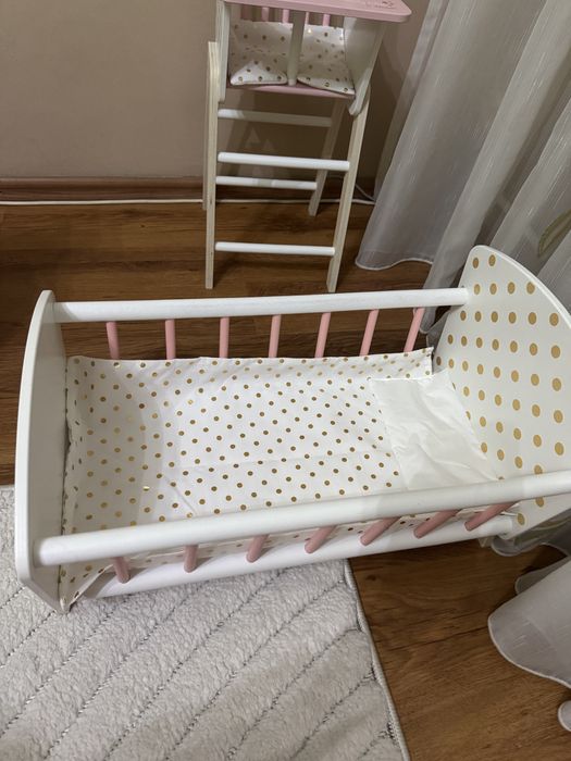 Patuț si scaun de masă papusi din lemn