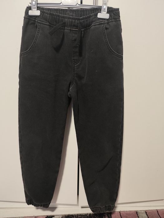 Hanorac H &M și blugi căptușiți 160 waikiki