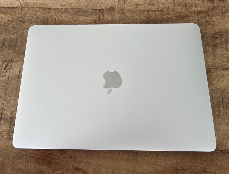 De vanzare MacBook pro 2017 i5