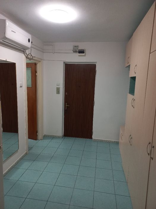 Direct proprietar inchiriez Garsoniera 45 mp metrou Raul Doamnei