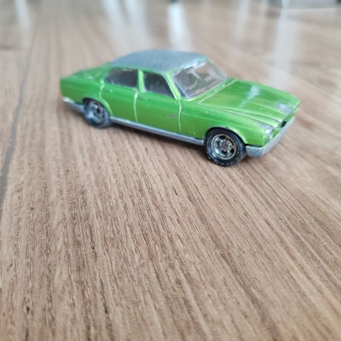 Jaguar XJ 1:32 Matchbox made in Bulgaria