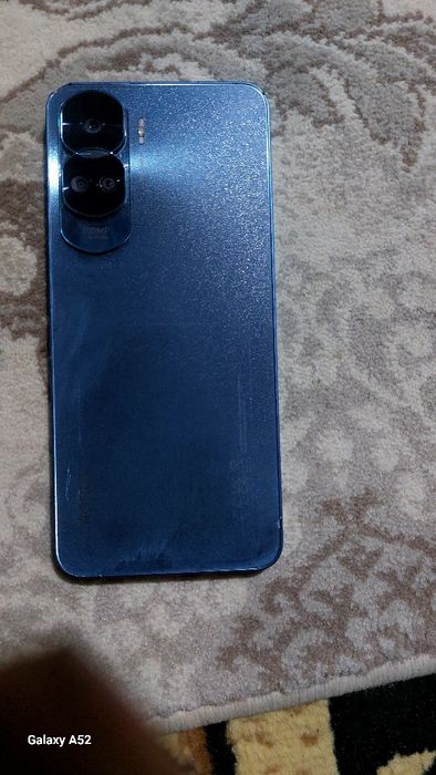 Xonir 90 Layt 8/256 gb holati yahshi karobka dakument bor