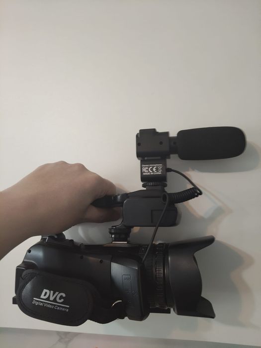 Cameră Video 6K Ultra HD WiFi + Microfon + Telecomandă – Full Box