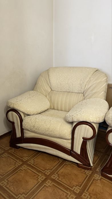 Диван и кресло б/у