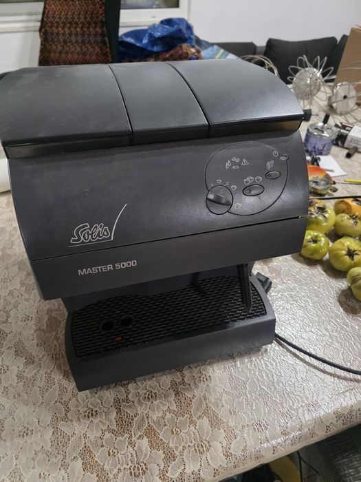 aparat  de  cafea  .