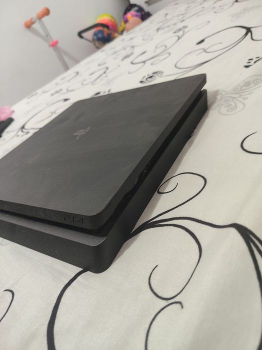 PlayStation 4 slim 1TB