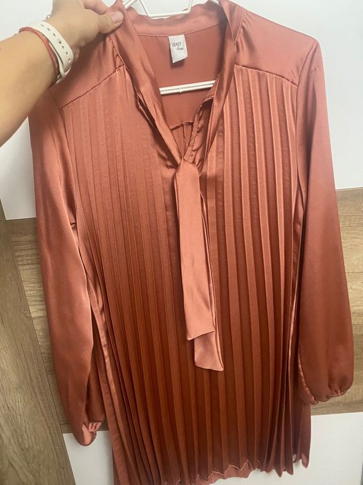 Разпродажба рокли С и М размер