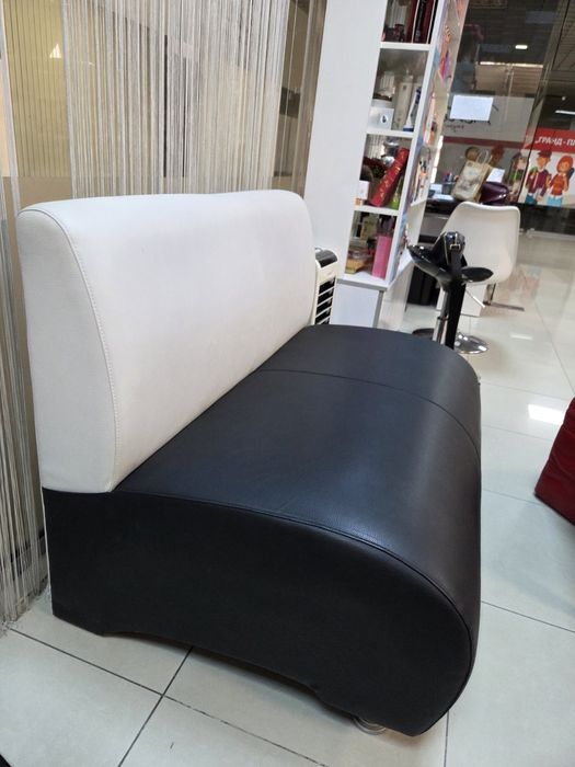 Модерен Диван/ Салон за красота