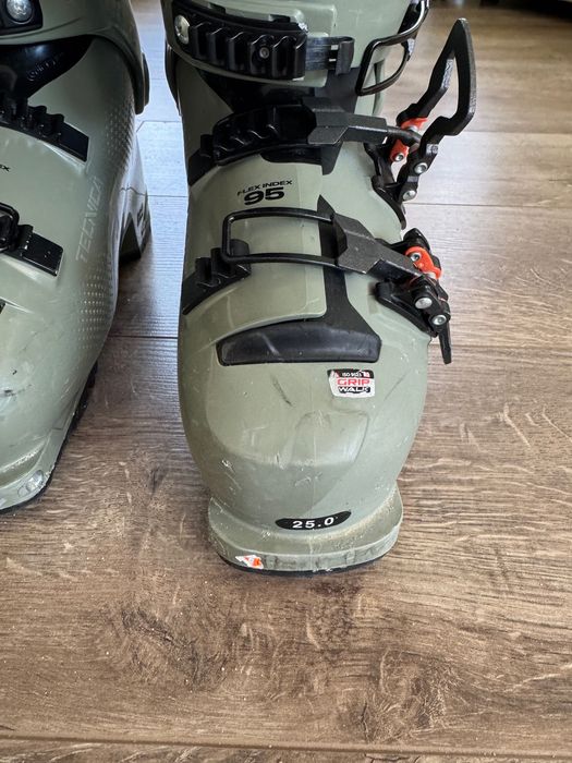 Дамски ски обувки Tecnica Cochise 95 W (GripWalk), 25.0 – Един сезон употреба