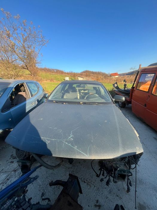 Dezmembrez Audi A 3 1.6 benzina