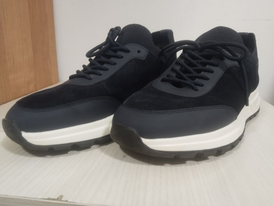 Продам кроссовки Loro Piana Week End Walk