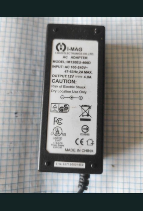 Incărcătoare, alimentatoare pentru Laptopuri cu  tensiuni diferite, cu amperi diferiți, cu mufe diferite,în stare perfectă de funcționare.