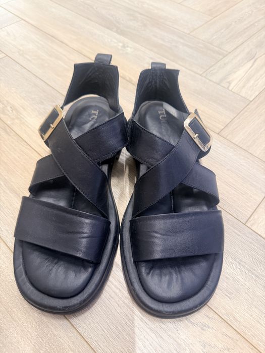 Продам женскую обувь 40размер