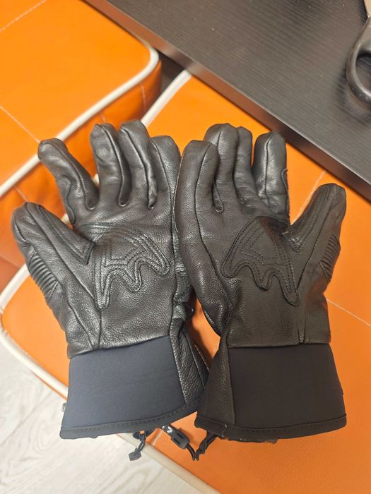 Ски ръкавици, Брутални Яки Level Rexford