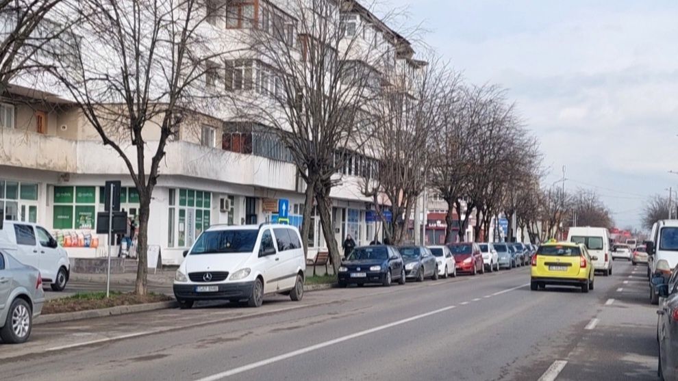 Vând sau închiriez  spațiu comercial central