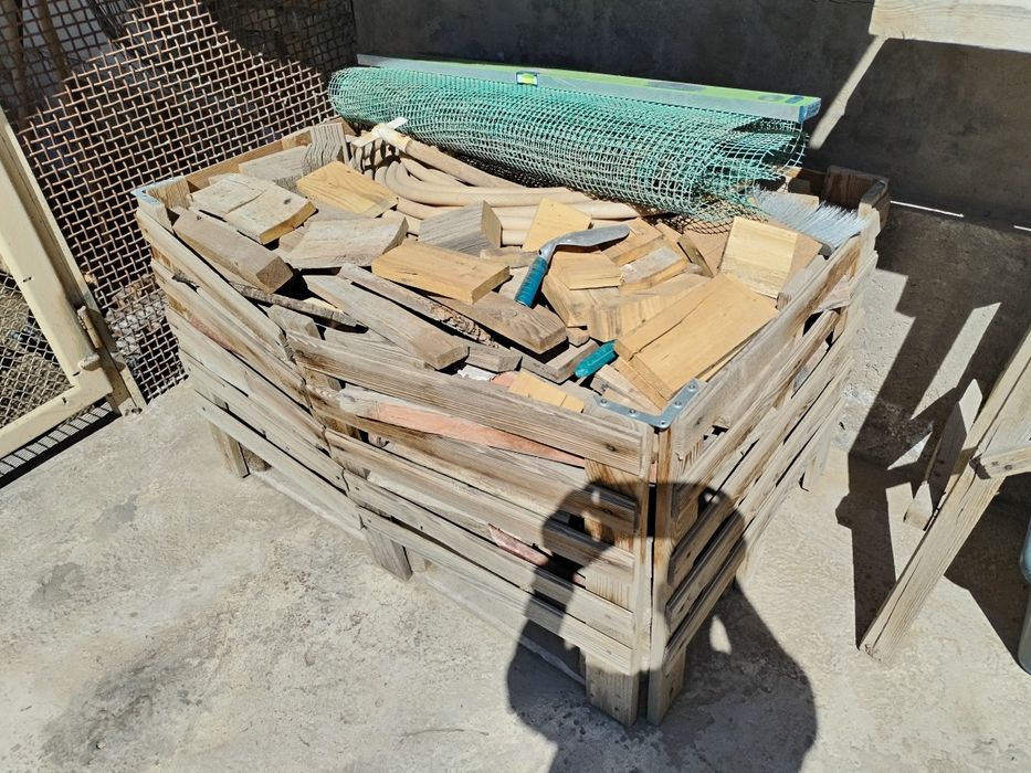 Дрова и стремянка бесплатно