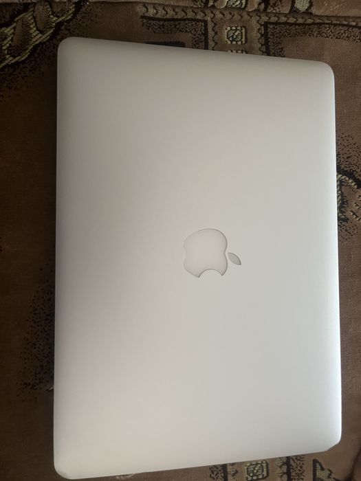 Macbook air 13 early 2015 stare impecabila