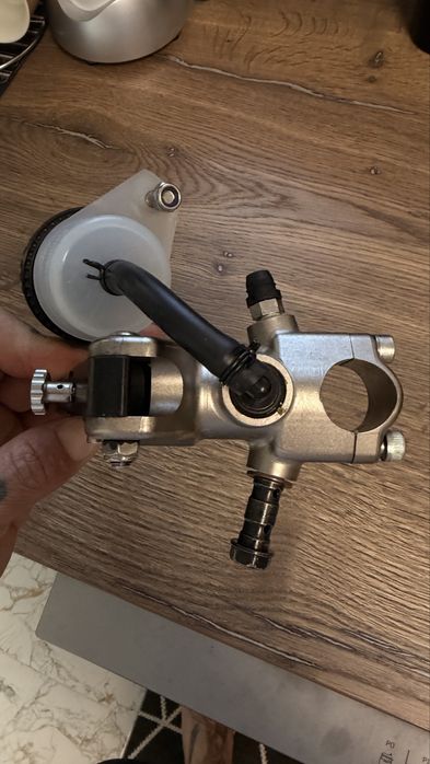 Мотоциклетна спирачна помпа HEL 19x20